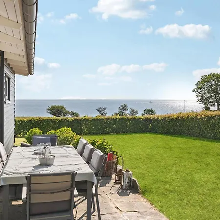 Holiday home In With Kitchen *
